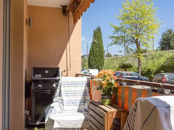 Appartement 4 pièces avec terrasse, parking et cave - centre de