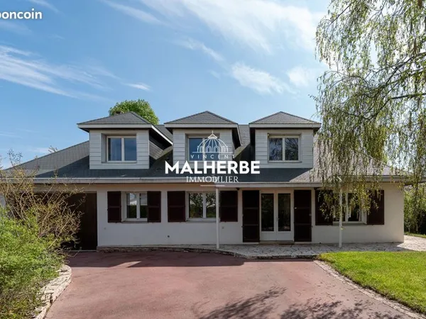 Maison 7 pièces 242 m²