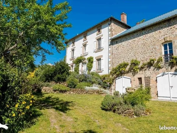 Maison 6 pièces 261 m²