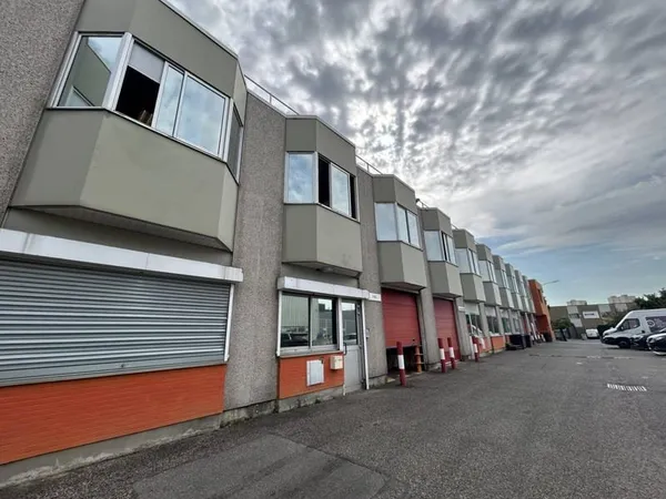 Local d'activité 427 m²