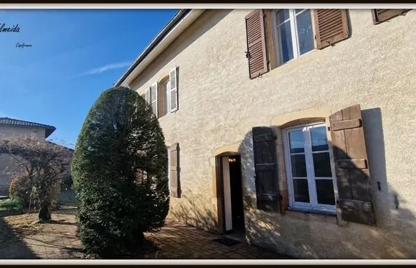 Maison à vendre 8 pièces REYSSOUZE (01) proche PONT DE VAUX 180 m², dépendance 150 m², carport 68 m²