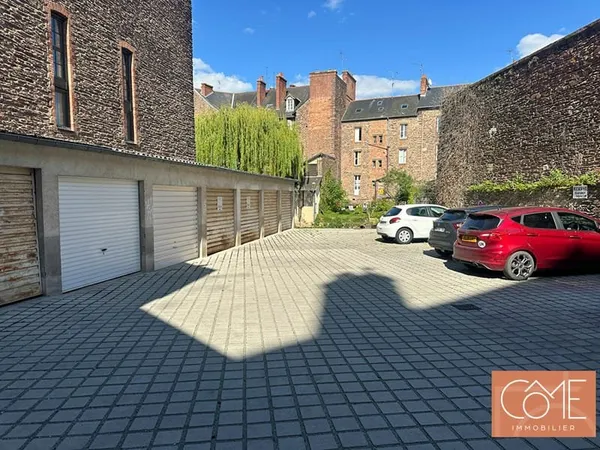 GARAGE DANS UNE COUR SECURISEE - QUARTIER SAINT HELIER - RENNES