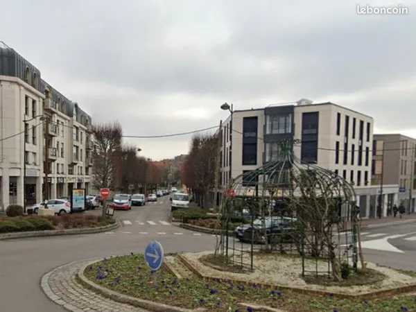 Boutique 114 m² LE CHESNAY ROCQUENCOURT