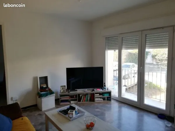 Beau T2 30 m² Prox Hopitaux+facultés