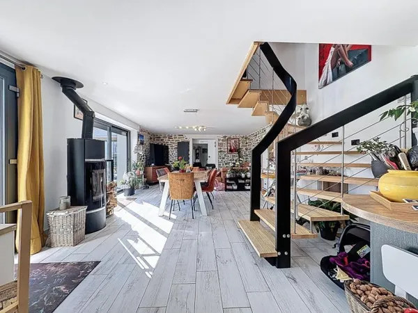 CAUDAN - MAISON MODERNE DANS UN CADRE NATUREL