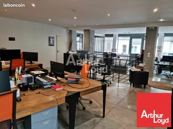 BUREAUX 240 m² POITIERS