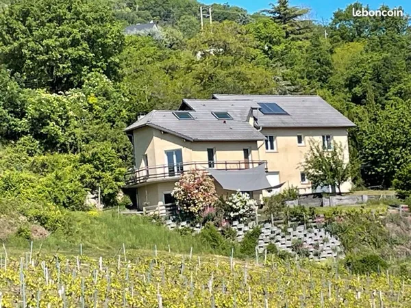 Grande maison avec vue sur Belledonne