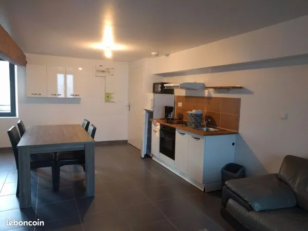 Appartement duplex F3 meublé dans résidence fermée à 750