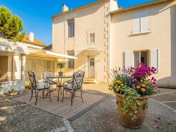 Maison 8 pièces 190 m²