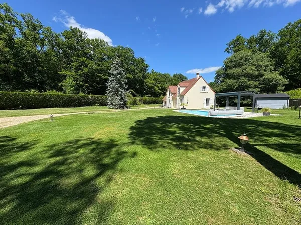 Maison récente avec piscine chauffée et très bel environnement , proche Forêt Gambais 6 pièces 165 m