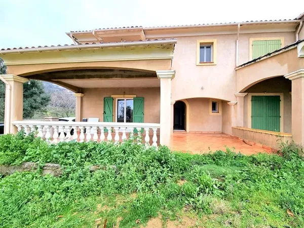Maison à Ajaccio avec bail en cours - Quartier Vittulo