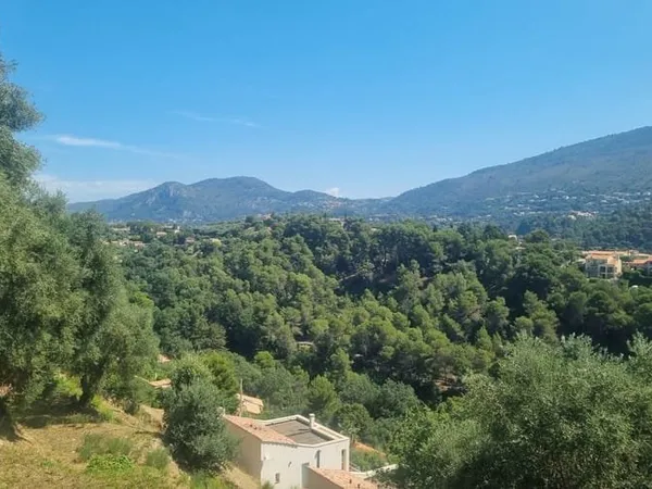 Terrain 858 m²