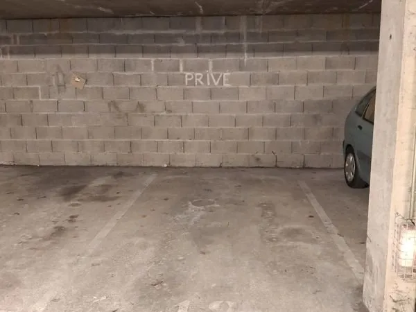 Vente garage Cité des Congrès