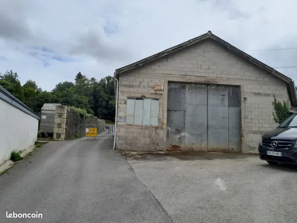 Hangar clos 300m2 Gouézec