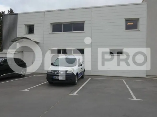 Local commercial 353 m²