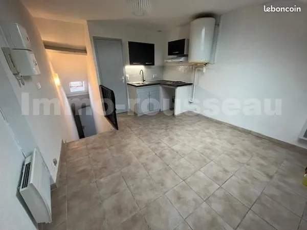 Studio 1 pièce 13 m²