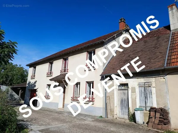 Maison de village 160m2 5 chambres terrain 1100m2