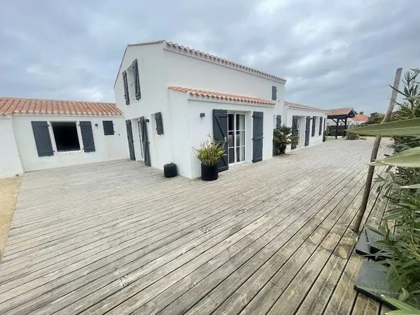 Maison 7 pièces 181 m²