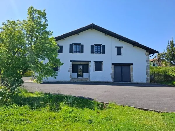 Appartement 220m²- Fort potentiel- Jardin privatif