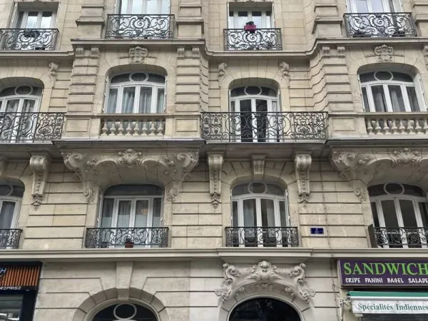 Local professionnel Paris 12
