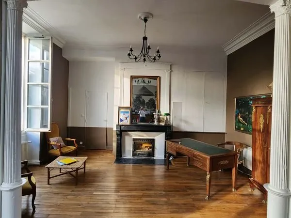 Appartement de caractère meublé - 101 m² - Hôtel particulier - Hypercentre - Parking