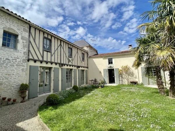 Maison rénovée avec piscine