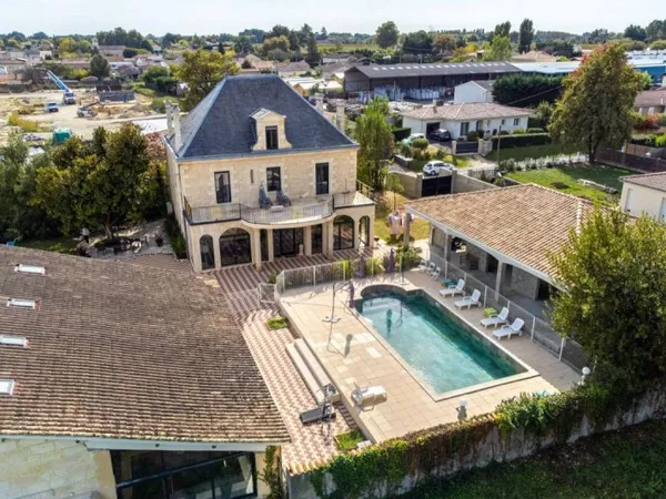 SECTEUR BORDEAUX : Propriété de prestige, Domaine hôtelier