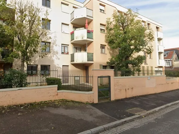 A louer, F4 avec balcon et place de parking, rouen gauche
