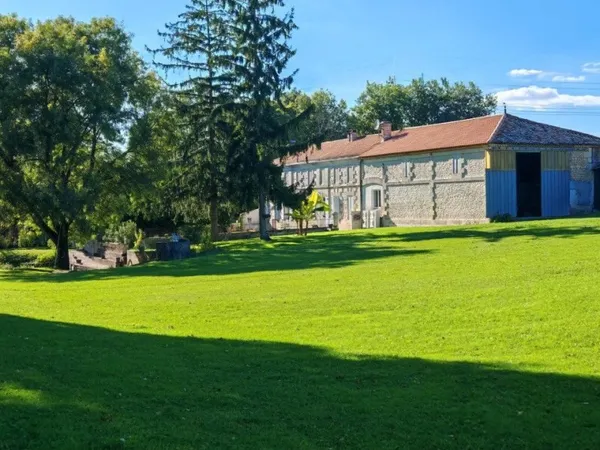 Maison 7 pièces 246m²+ Gîttes 2 pièces 60m²