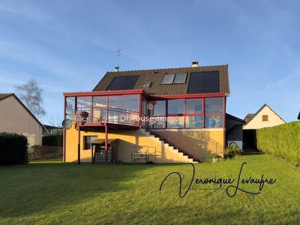 À VENDRE - Pavillon F5 avec sous-sol, sur terrain de 1 900 m² avec petit étang - Axe Saint-Lô / Baye