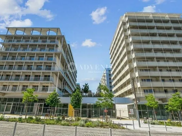 Local commercial 156 m²