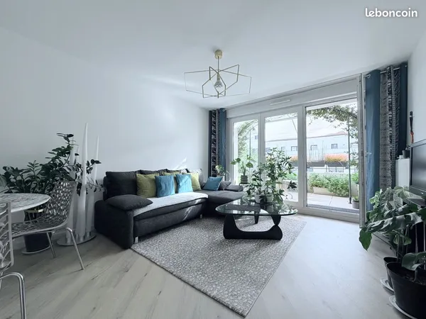 Très beau T3 - Double balcon, cave et parking