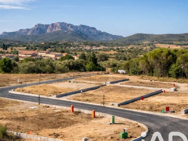 Terrain 521 m²