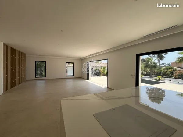 Propriété 7 pièces 234 m²