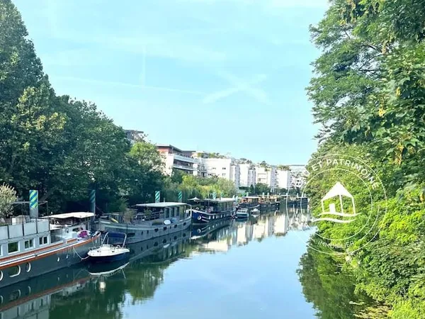 Péniche 6 pièces 195 m²
