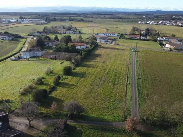 Terrain plat de1064 M²