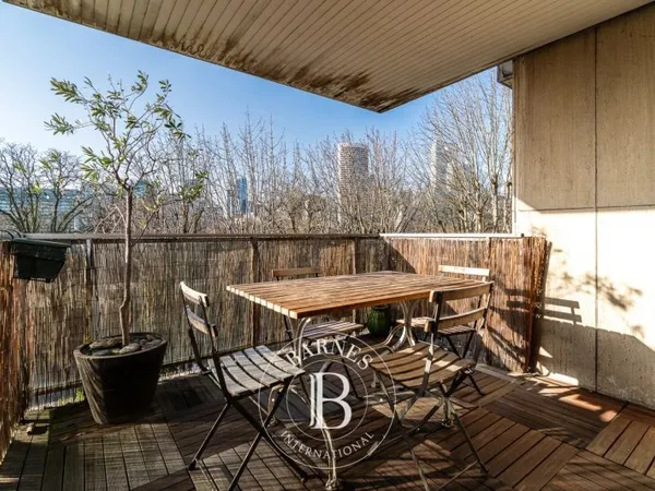 Exclusivité - Neuilly-sur-Seine - Windsor - 3 chambres - Larges balcons