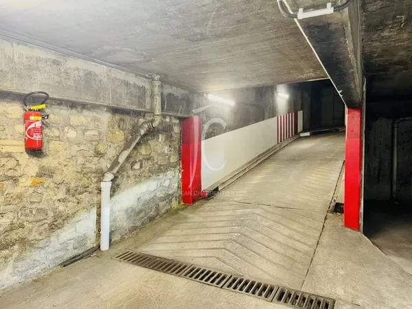 Parking 14 m²