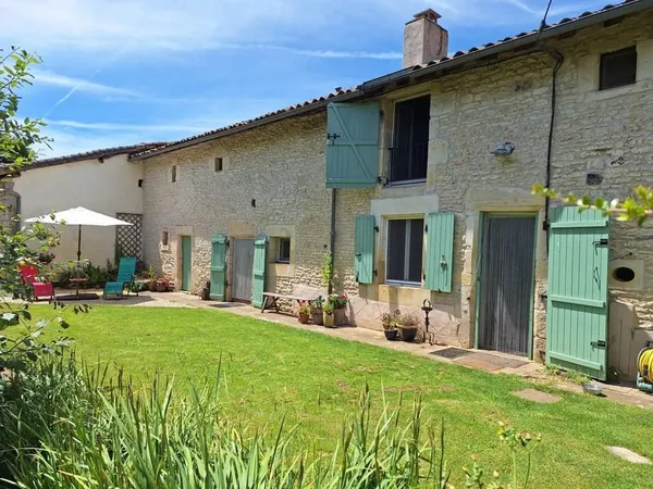 Maison de caractère avec quatre chambres