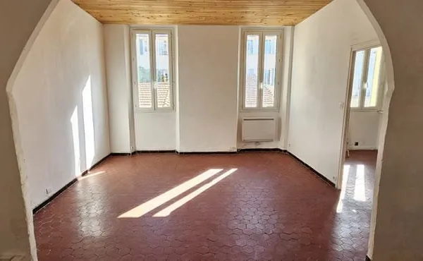 Toulon, quartier du pont du las, appartement type 1 avec cha