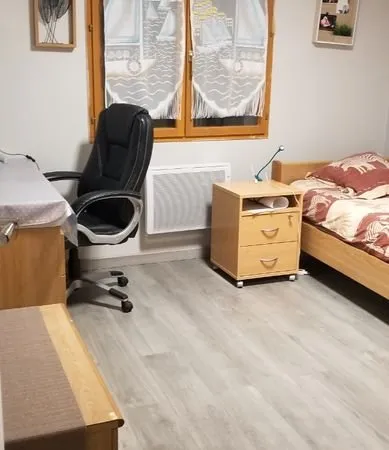 Chambre meublée pour étudiants, alternants, et personne célibataire en activités chez la propriétair