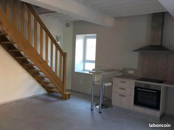 La Guiche- centre bourg - App F2 triplex