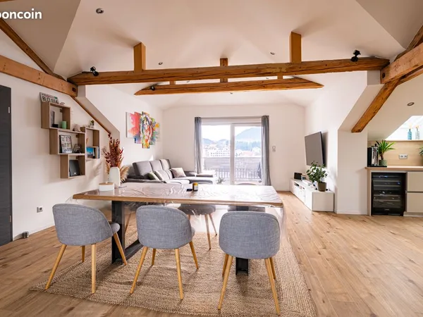 T3 dernier étage 70m² - Vue Doubs - Balcon - Proche Suisse - Villers-le-Lac