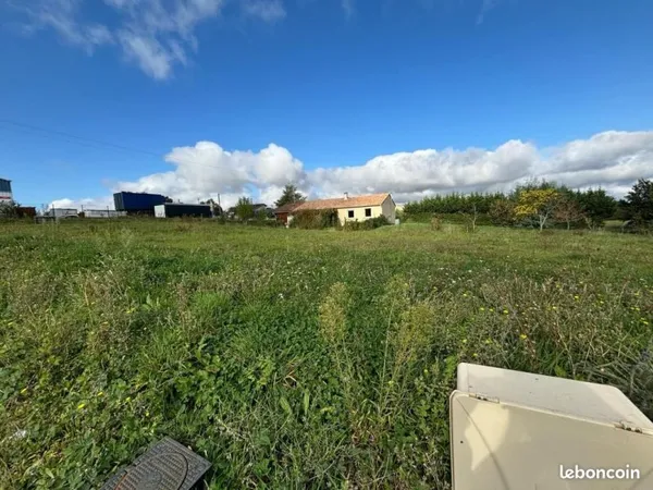 Terrain 726 m² Lescout
