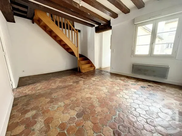 Bâtiment 333 m²