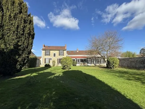 Maison 7 pièces 230 m²