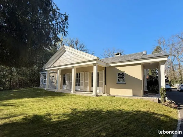 Villa 6 pièces 254 m²