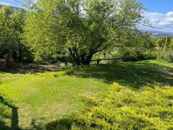 Terrain constructible 1300 m² - Charmes-sur-Rhône