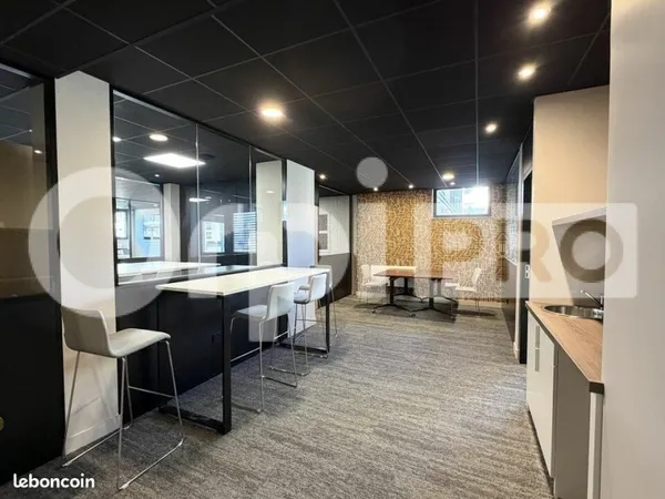 Bureau 130 m²