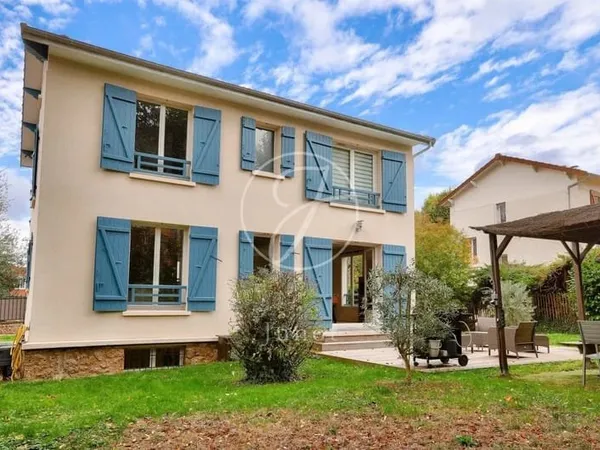 Garches - CENTRE VILLE - Maison à vendre- 184m²- terrain 628m²